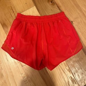 Lululemon Hotty Hot LR Shorts 4in